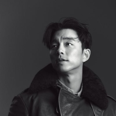ROLEPLAYER - Not the real one. 모든 세대 아래의 고요하고 사랑스러운 면을 대표하는 그의 놀라운 무엇과도 바꿀 수 없는 카리스마는 전 세계를 사로잡았다.