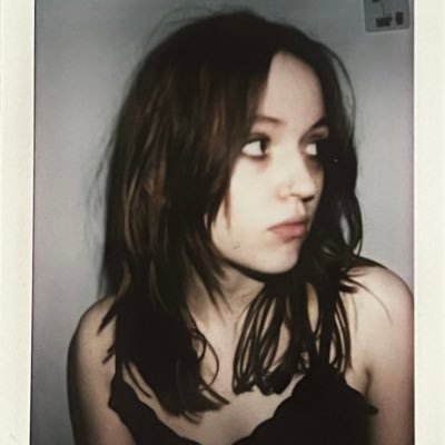 20yo self taught figurative artist | lydiaridleyart@gmail.com