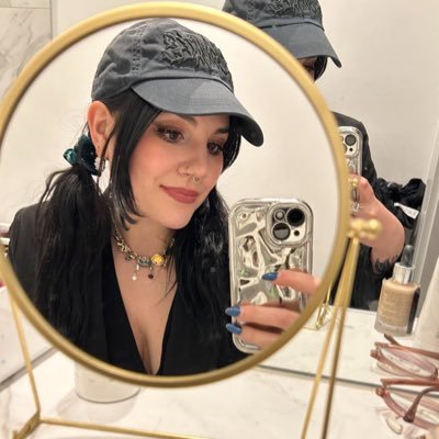 former journalist and student | media, politics & chronic illness content (POTS + SFN + CFS) | she/her