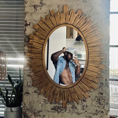 CowboyyPetty's profile picture. Lowkey chaotic. But highkey functional.