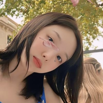nynayeonie Profile Picture