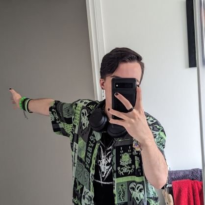 darkaftergl0w's profile picture. think I'm just a soul sucker ❤️🐸