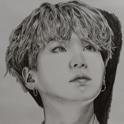 コヤンイ🐱です。BTSのファンアート
主に鉛筆画、たまにデジタル、コピック
ユンギさんよりのSOPEペン🐱🐿️イルアミです🇯🇵💜