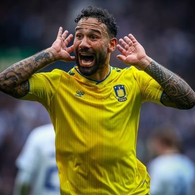 Tweeter sjældent, kommenterer gerne, mest om fodbold 💛 💙 og politik, onkelhumor ftw.