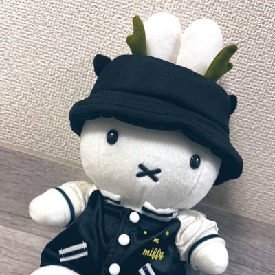グッズ取引と懸賞用。ポイ活も細々とやらせてもらってます🤤最近は懸賞RT多めのアカウント💁‍♀️当選報告はしっかりさせていただきます❣️【グッズ取引作品】▶︎ツイステ、ラキド、このすば、free!!、東リべ、FGO、にじさんじ🌈🕒、商業BL作品などなど