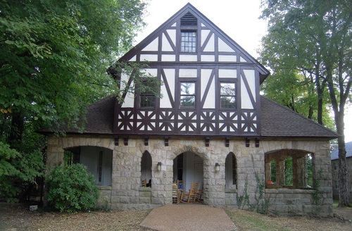 DTDBetaTheta's profile picture. This is the official twitter page for the Beta Theta chapter of Delta Tau Delta at the University of the South