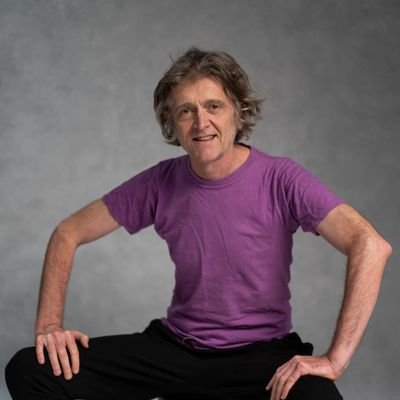 I am a painter, illustrator, digital artist, photographer, and Thai Yoga Massage teacher and work in Harrow,London.