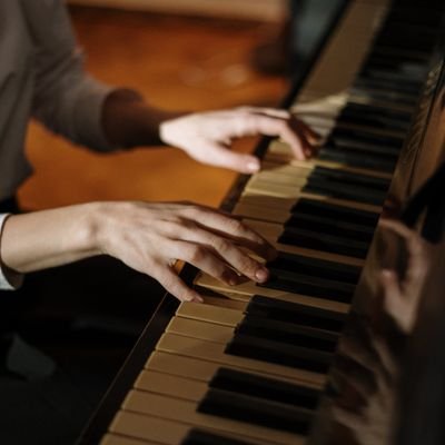 Neoclassical Pianist, I love composing piano songs that are able to bring good emotions into the day.Brightening your Day