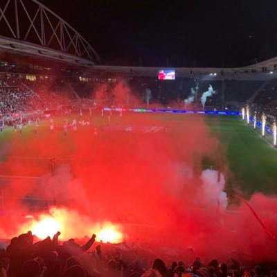 AZ❤️ De Graafschap💙 Groundhopper🏟 Ben-Side Alkmaar🔴 Liefhebber van voetbal in dwergstaten🇬🇮 ⚽️737 🏟270 🌍25 Sjaal = standaard sfeermateriaal!