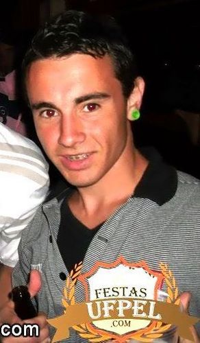 SOu , palhaço , divertido , carinhoso'
Top .. (ah e mentiroso) kk' brinks ..
sou oq sou e ninguem pode me mudar ..
q saber mais ? Segui ae ^^