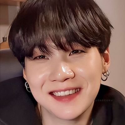 Kaebjang7's profile picture. Army 💜 /
Saturdayss 🪐 /
Unit 🐫 /
... graphic designer dt /
tiktok. almondworld /
ig. agustd_004
