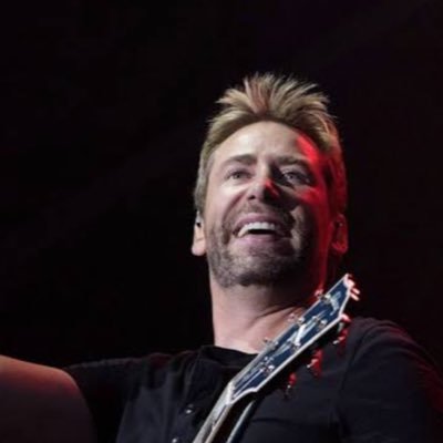 I’m a Canadian musician who is the lead singer and guitarist of the rock band Nickelback.