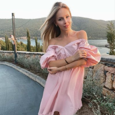 withered_rose72's profile picture. Small business owner, photographer, traveller, enjoys browsing political news, modern art, pet lover💦🌊❄💟🌔