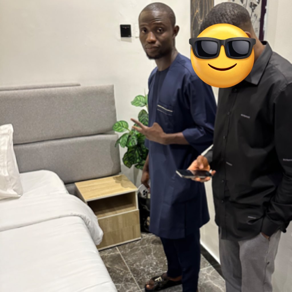 EmmyAjie's profile picture. 