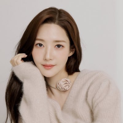 #𝐔𝐍𝐑𝐄𝐀𝐋 • A woman who makes you stunned by her bright smile, intelligence, and passion in acting, actress Park Minyoung. @leonmyboy 🧸🤍