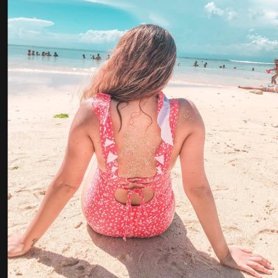 superchame's profile picture. I just hate people. 🤷🏻‍♀️