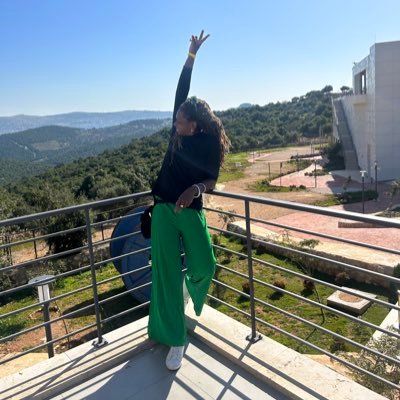VERY Curious. Wanderluster. Bribeable w/Suya 😅 I Act Things 👩🏾🎤I Write Things 👩🏾💻 I Once Won a Screen Nation Award 🏆 ADHD 🧠 Fluid