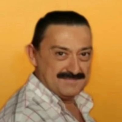 Estudiante de medicina a tiempo parcial y Twittero a tiempo completo