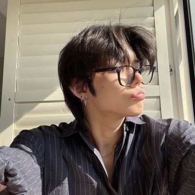 Booklover || kpop  || 23