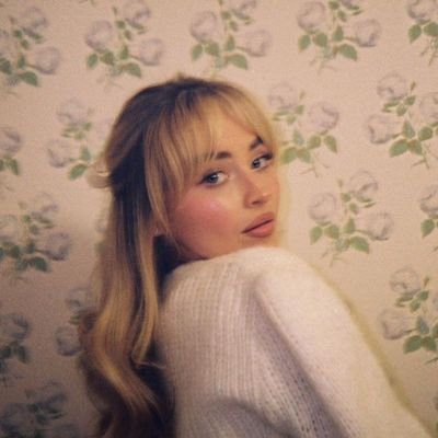 ⠀⠀⠀⠀⠀⠀⠀⠀⠀singing Delicate with Louis and Sabrina ♡