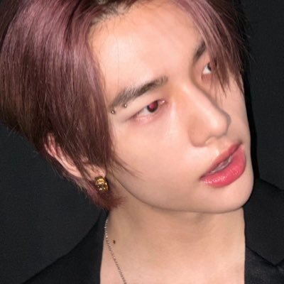 stylebyhyunjin's profile picture. — for stray kids #현진 • stylebyhyunjin on ig
