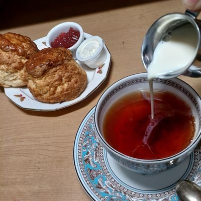 紅茶/スイーツ/手料理/アンティーク雑貨が好きな人間
月一でカフェ巡り（主にアフタヌーンティー）楽しんでます