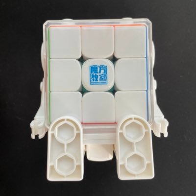 2023/6月〜キューブ始めました。目標:平均sub10。メインキューブ: gan12UV→gan16 /// キューバーさんフォロー大歓迎です!!