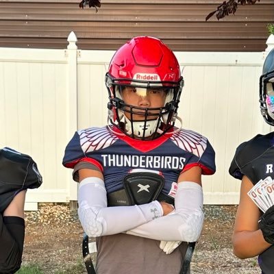 Class of 2028⭐️ Height:5’8” Weight:132lbs Max bench:135lbs Max squat:275lbs WR/RB/CB/LB for Las Plumas thunderbirds youth