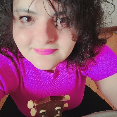 Bluesky https://t.co/eFKtySMoBL
Insta nanavalenchi
Gay pirate groupie. ela/she/ella 30s
Translator/Linguist in tech.
Resident silly person.