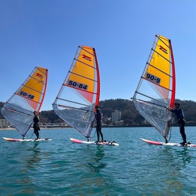 こんにちは！東京理科大学ウインドサーフィンサークルです🌊立教大学、法政大学、中央大学と合同で練習し、逗会という団体として活動しています。質問、相談等なんでもお気軽にDMしてください！