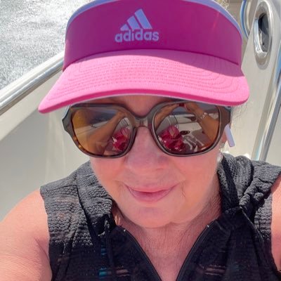 OU alum/Avid swimmer. Absolutely ❤️Oklahoma Sooner Football 🏈 Wife, Mom of Kate & Westie girl Penny 🐾 IL 2 Texas 2 Florida 🏖🌴#happy #blessed 🇺🇸🍀🌷♥️☀️🌴