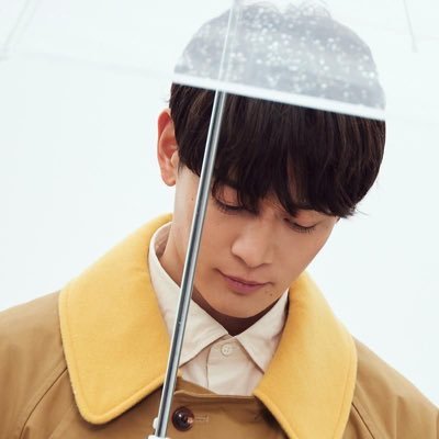 daily SHINee Minho pics at 12:09