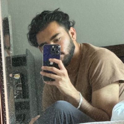 riyadwithay's profile picture. I’m 6’2 my stomach