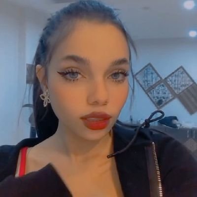 Emma853685's profile picture. бухгалтер