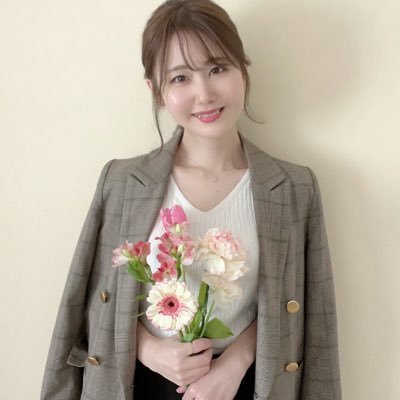 \丁寧なヒアリングであなたの想いをカタチに💐/ あなたに寄り添うデザインパートナー｜ヒアリング～納品まるっとお任せください🙆‍♀️｜Webデザイン/グラフィックデザイン｜オールジャンルOK◎｜お見積・ご相談無料です！お気軽にDMからご連絡ください💌