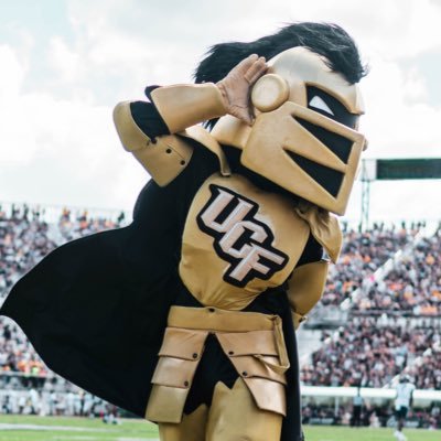 The official mascot of the UCF Knights⚔️ Certified crowd surfer | Pro wedding crasher #ChargeOn