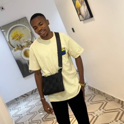 Pharo_laz's profile picture. ◽ Fx Trader|| GU, UJ📈
◽Tech journey|| Web developer 👨🏾‍💻
#TheNigerianForexTrader