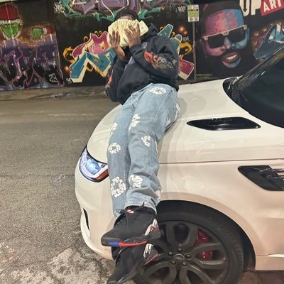 If you ain’t hustling What chu livvin Fa💰⛹🏾♂️🅿️