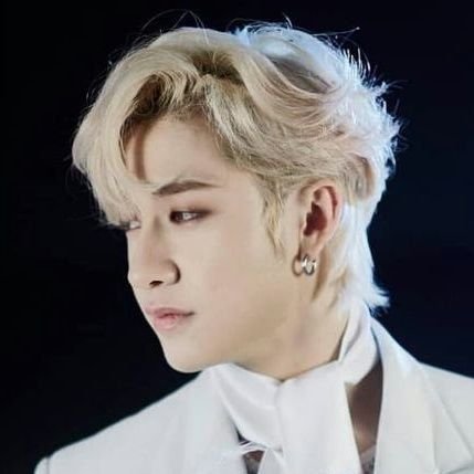 ❤🐺NSFW/26/all pronouns. abuser of the delete, priv and deactivate function. nothing is permanent.