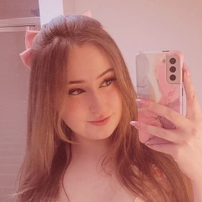 Pink aesthetic egirl, humorous gamer, and dress up artist in that order. ♡
Out of pocket egirl content only!! ✋️😤
USA, diviefuse@gmail.com
=(^-^=)~