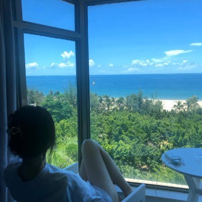 Lynda32761160's profile picture. Be grateful and be gentle with everything you encounter