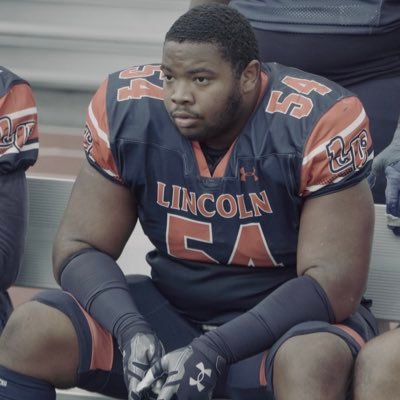 Offensive Lineman @LuL1onsFootball  ‘27 6’3 315lbs “Success is no accident.” ejpplayer78@gmail.com