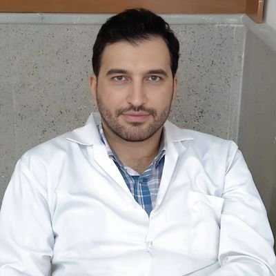 شاعر و نویسنده،دندانپزشک ، سابقا دامپزشک /فرزند تبریز_دانشجو در مسکو /
به ما در مذبح گیتی جگر دادند ، سر دادند