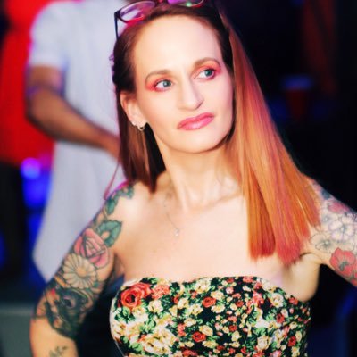 love my shoes,pink fizz, The Twang and my beloved Birmingham City :) currently addicted to my tattoos :). .... Brains & Beauty!