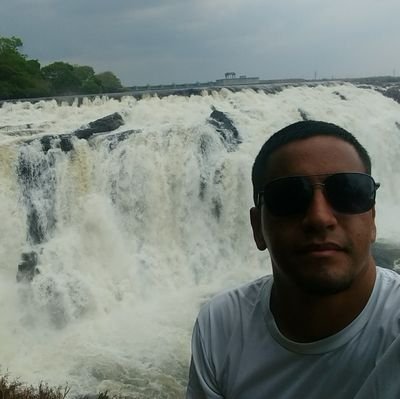 Curda_fria's profile picture. Entre papeles y listones de madera.
Hijo de la Cerveza!