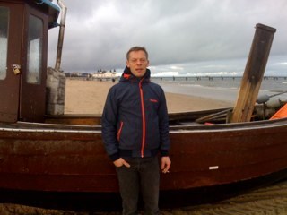 indisc's profile picture. In sich gefangen.