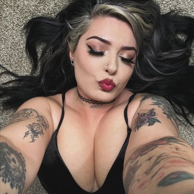 welcome 😋 I’m ur fave tatted gr86 girl 🖤🏎️ Teasing is my specialty 🤭 cum see for yourself on my OF 😈