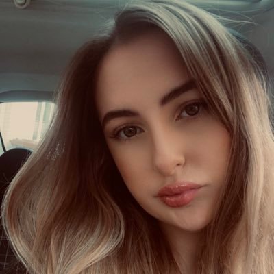 Cari_anne26's profile picture. 22 || Mental Health Coach 🧠💓