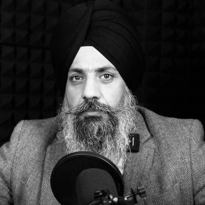 Interdisciplinary academic working at the intersection of Sikh Studies & Continental Philosophy.
ਸਚ ਕੀ ਬਾਣੀ ਨਾਨਕੁ ਆਖੈ ਸਚੁ ਸੁਣਾਇਸੀ ਸਚ ਕੀ ਬੇਲਾ॥ -ਗੁਰੂ ਨਾਨਕ ਸਾਹਿਬ