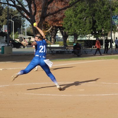 #21 | RHP/RF | UNCOMMITTED | PVPHS 2025 | 3.5 gpa | NCAA Id 2207627448 |Cruisers Fastpitch 18u Smith | email: siennasaggiani@gmail.com